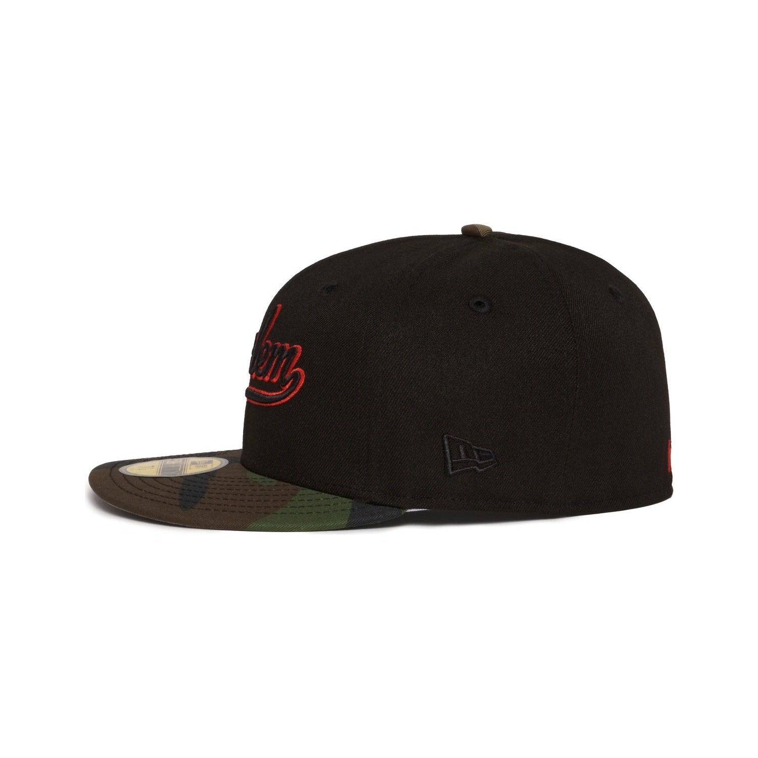 Harlem Black and Camo Red Outlined Logo 5950 Fitted