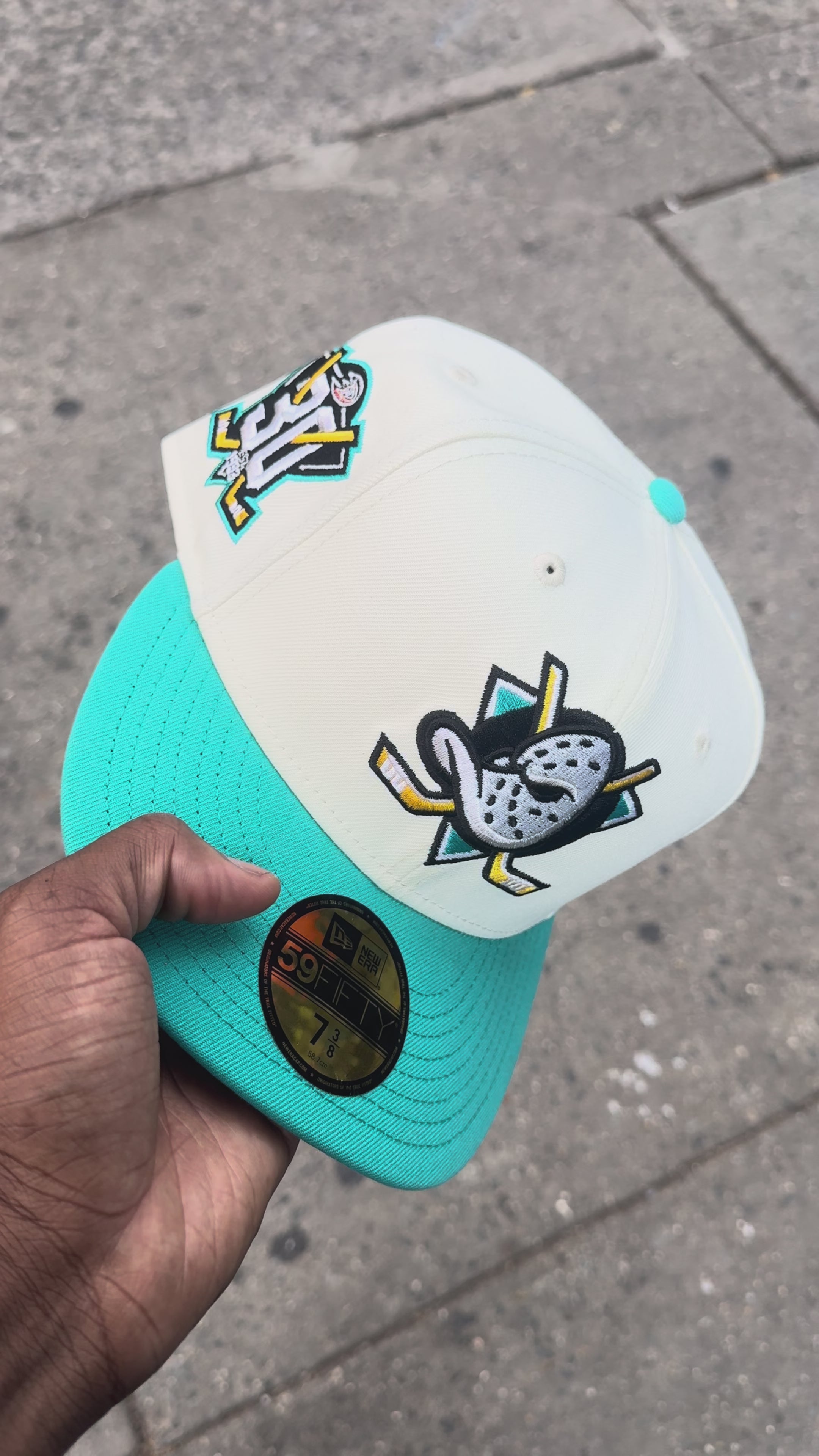 Anaheim Ducks Creme and Teal 30Th Anniversary